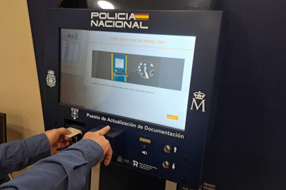La renovación del DNI se podrá pagar solo con tarjeta bancaria y no en efectivo