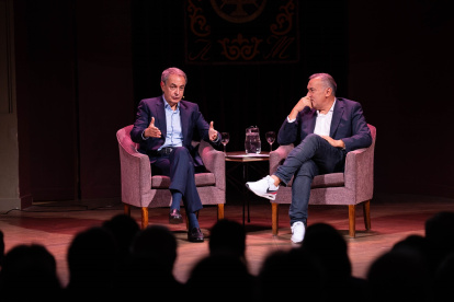 José Luis Rodríguez Zapatero y Xabier Fortes en el Ateneo de Madrid.