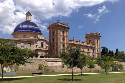 Fachada del Museo de Bellas Artes de Valencia.