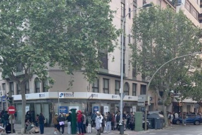Colas en la ronda Mijares

REMITIDA / HANDOUT por ANA BURGOS
Fotografía remitida a medios de comunicación exclusivamente para ilustrar la noticia a la que hace referencia la imagen, y citando la procedencia de la imagen en la firma
20/4/2026