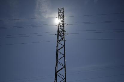 Torre de alta tensión durante el apagón del 28 de abril de 2025.