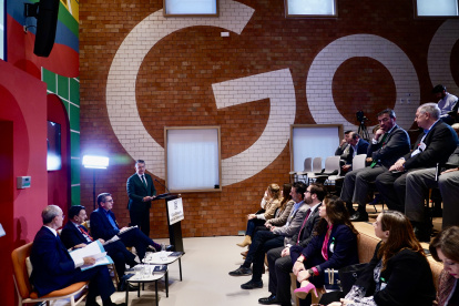 Antonio Sanz interviene en la jornada sobre ciberseguridad en el Centro de Ciberseguridad de Google en Málaga.