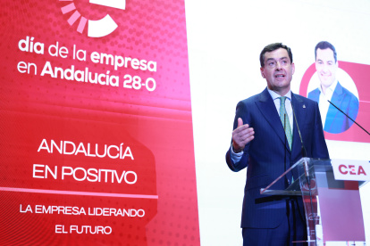 El presidente de la Junta, Juanma Moreno, en el acto institucional del Día de la Empresa en Andalucía