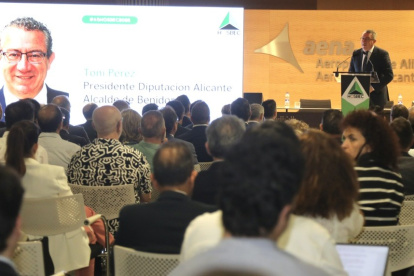 Toni Pérez, durante su intervención en la asamblea de Hosbec, este miércoles.