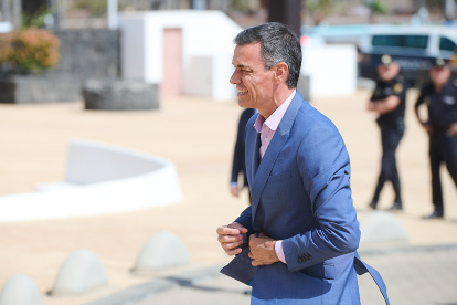 El presidente del Gobierno de España, Pedro Sánchez, durante una reunión que se celebró en Lanzarote en 2025.