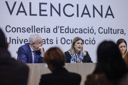 La consellera de Educación, Cultura y Universidades, Carmen Ortí durante una rueda de prensa.