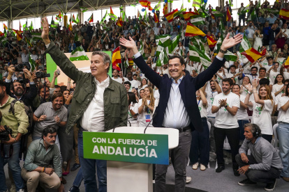 Feijóo y Moreno en un acto de campaña por el 17M.