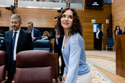 La presidenta de la Comunidad de Madrid, Isabel Díaz Ayuso, a su llegada a la sesión de control en la Asamblea de Madrid