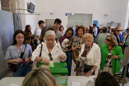 Imágenes de la jornada electoral en Andalucía.