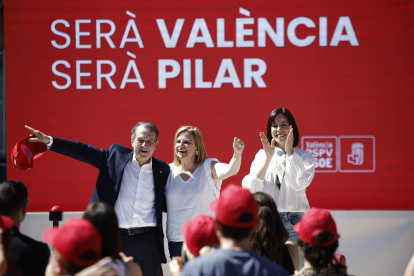 Abel Caballero, Pilar Bernabé y Diana Morant en el inicio de campaña a la alcaldía de València.