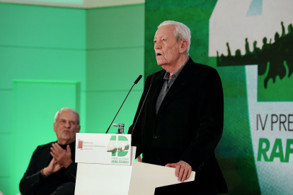 El presidente honorífico del PSOE-A y expresidente de la Junta, Rafael Escuredo.