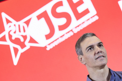 El secretario general del PSOE y presidente del Gobierno, Pedro Sánchez, durante la clausura del 27º Congreso de JSE en la sede UGT Madrid.