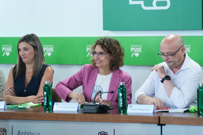 La secretaria general del PSOE de Andalucía, María Jesús Montero, preside una reunión de la Comisión Ejecutiva Regional del partido