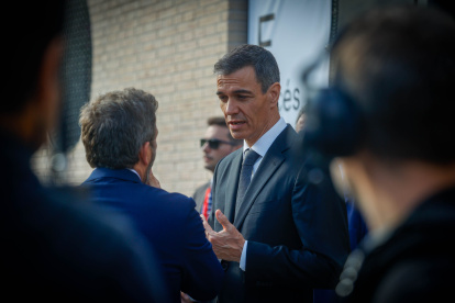 El presidente del Gobierno, Pedro Sánchez, a su llegada a la celebración de la Santa Misa presidida por el Papa León XIV, a 10 de junio de 2026, en Barcelona, Catalunya (España). Esta histórica eucaristía solemne en la Basílica de la Sagrada Familia, que cuenta con la asistencia de los Reyes, sirve de marco para la bendición e inauguración de la Torre de Jesucristo, la estructura central que convierte al templo en la iglesia más alta del mundo, coincidiendo exactamente con los actos del centenario del fallecimiento del arquitecto Antoni Gaudí.

Kike Rincón/Europa Press/Pool / Europa Press
10 JUNIO 2026;CATALUÑA;PAPA;VISITA PAPAL;IGLESIA;REYES;SAGRADA FAMILIA;
10/6/2026