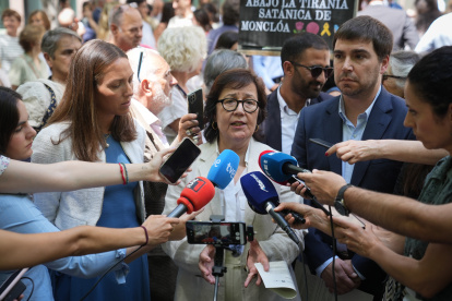 La presidenta de la Asociación de Fiscales, Cristina Dexeus, ofrece declaraciones a los medios de comunicación.