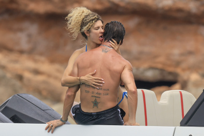Sheila Casas con su nueva pareja en Ibiza.