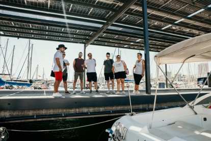 Parte del equipo de Delfinautica en Alicante.