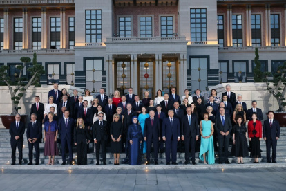 Foto de familia de la  cena oficial que ofrece el presidente de la República de Turquía, Recep Tayyip Erdogan, a los participantes en la Cumbre de la OTAN