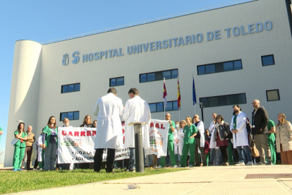 Médicos en jornada de huelga en el Hospital Universitario de Toledo
