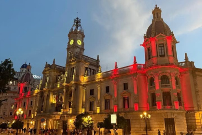 Ayuntamiento de Valencia con los colores de España