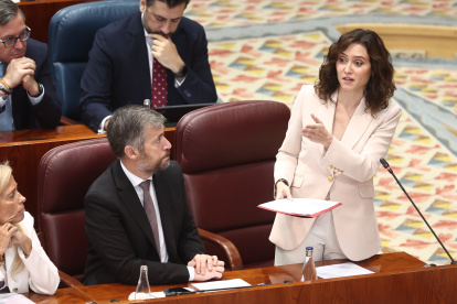 La presidenta de la Comunidad de Madrid, Isabel Díaz Ayuso, durante una sesión en la Asamblea de Madrid