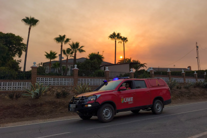 El fuego de Niebla (Huelva) recorre ya 20.000 hectáreas y mantiene a más de 800 personas desalojadas