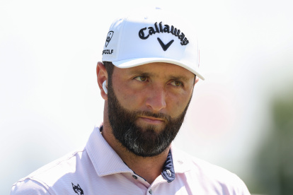 Jon Rahm, jugando en el Trump National Golf Club de Nueva York
