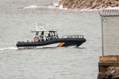Una patrulla del Servicio Marítimo de la Guardia Civil en Ceuta