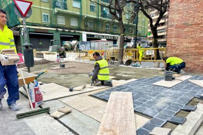Renovación de una acera en Valencia