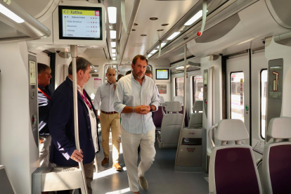 Puente presenta en Xàtiva las nuevas unidades de Cercanías que circulan ya por la Comunidad Valenciana