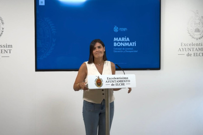Imagen de la a concejala de Juventud, Educación y Discapacidad del Ayuntamiento de Elche, María Bonmatí