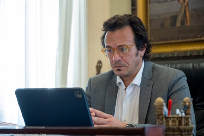 José María González, exalcalde de Cádiz.
REMITIDA / HANDOUT por AYUNTAMIENTO DE CÁDIZ
Fotografía remitida a medios de comunicación exclusivamente para ilustrar la noticia a la que hace referencia la imagen, y citando la procedencia de la imagen en la firma
19/5/2022