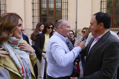 La alcaldesa de Valencia, María José Catalá; el secretario general del PP, Miguel Tellado, y el presidente de la Generalitat valenciana, Juanfran Pérez Llorca