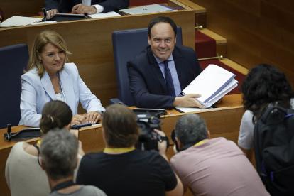 La vicepresidenta Susana Camarero con el presidente del gobierno valenciano, Juanfran Pérez Llorca.