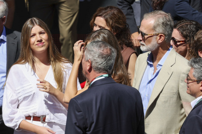 La Infanta Sofía, con el Rey, durante la F1 en Madrid.