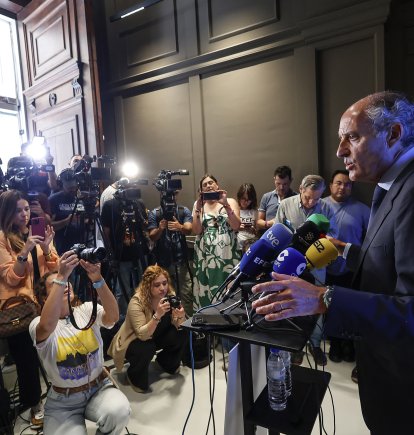 FRANCISCO CAMPS EN LA RUEDA DE PRENSA.