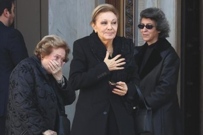 Farah Diba en el entierro de Constantino de Grecia en 2023.
