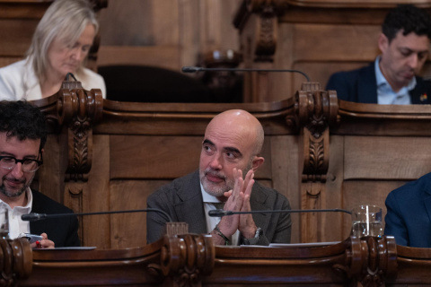 El líder del PP en el Ayuntamiento de Barcelona, Daniel Sirera, durante un pleno en el Ayuntamiento de Barcelona