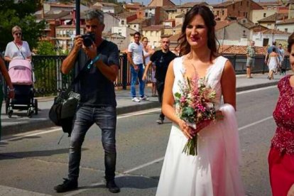 La novia se dirige al