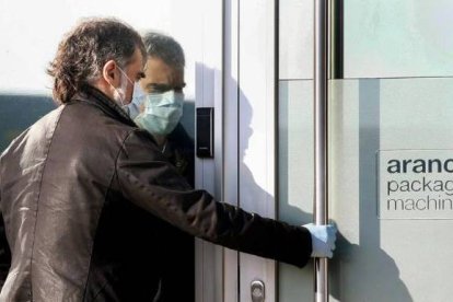 Jordi Cuixart abandona la cárcel para ir a su trabajo.