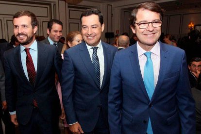 Fernández Mañueco y Moreno junto al presidente del PP.
