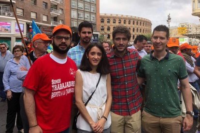 Modesto Martínez, Iván Alcañiz, Carmen Salvador (Coordinadora General NNGG PPCV); Juan Carlos Caballero (Presidente de NNGG PPCV) y Enrique Martínez.