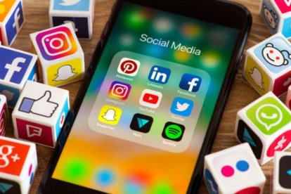 Redes sociales: