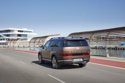 hyundai-santa-fe-2024-1