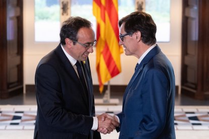 El presidente del Parlament, Josep Rull, y el primer secretario del PSC, Salvador Illa.
