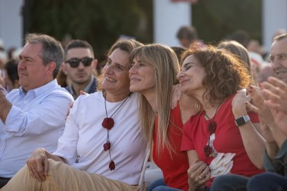 Teresa Ribera y Begoña Gómez en un acto electoral