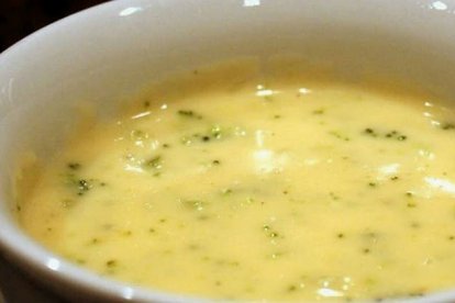 Sopa de brócoli y queso
