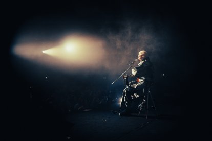 Paul Thin canta 'Brisa' a guitarra 13/03/2025