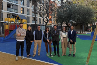 Inauguración de la Plaza de la Fusta en Benetússer gracias a la ayuda de Hortensia Herrero