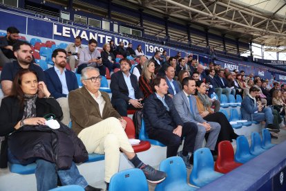 Ribera y Levante UD organizan una jornada sobre deporte y salud mental